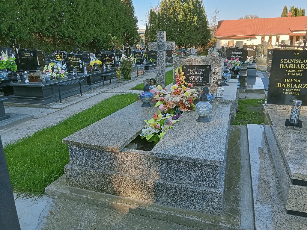 Grób Antonina Zuber